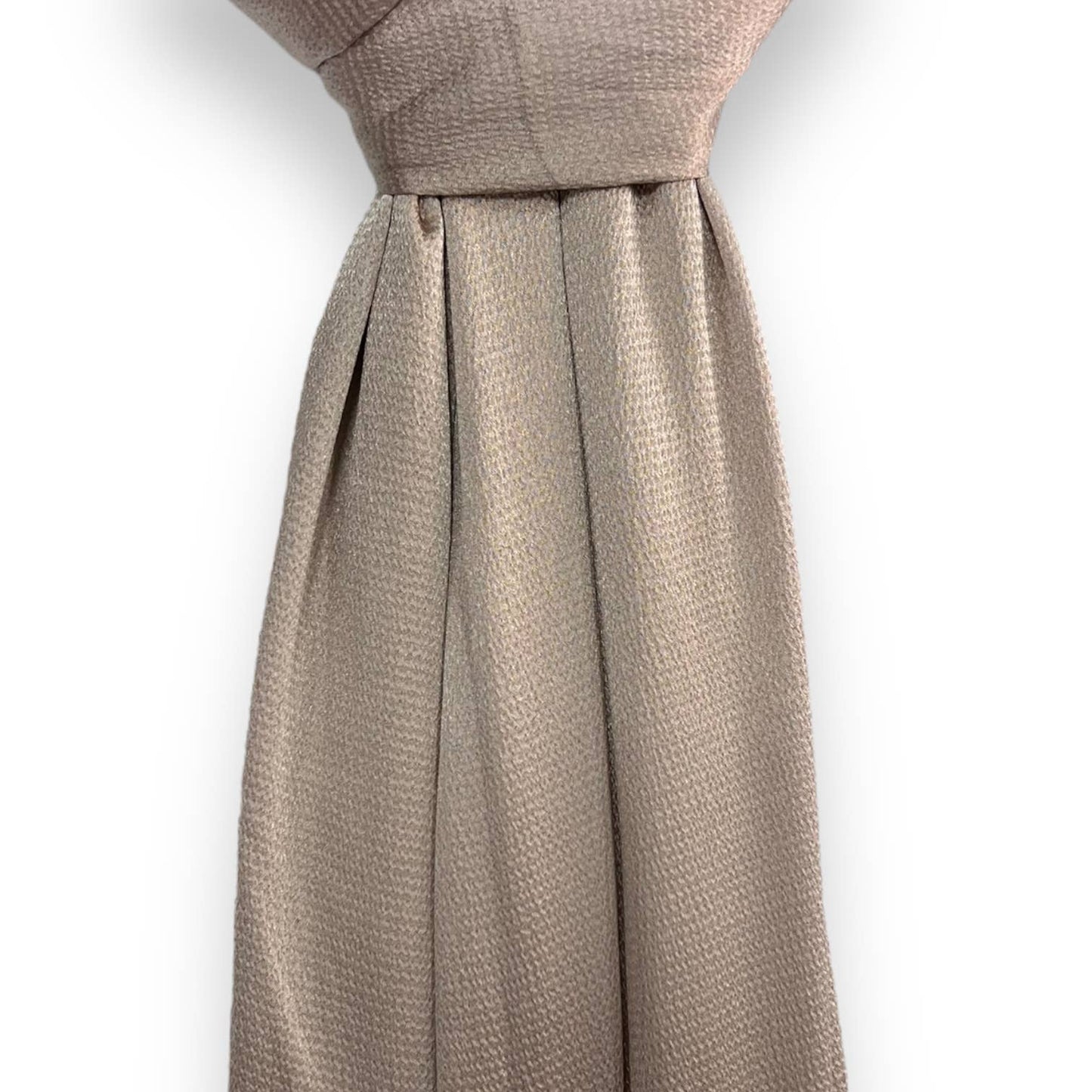 Grainy structure on satin hijab