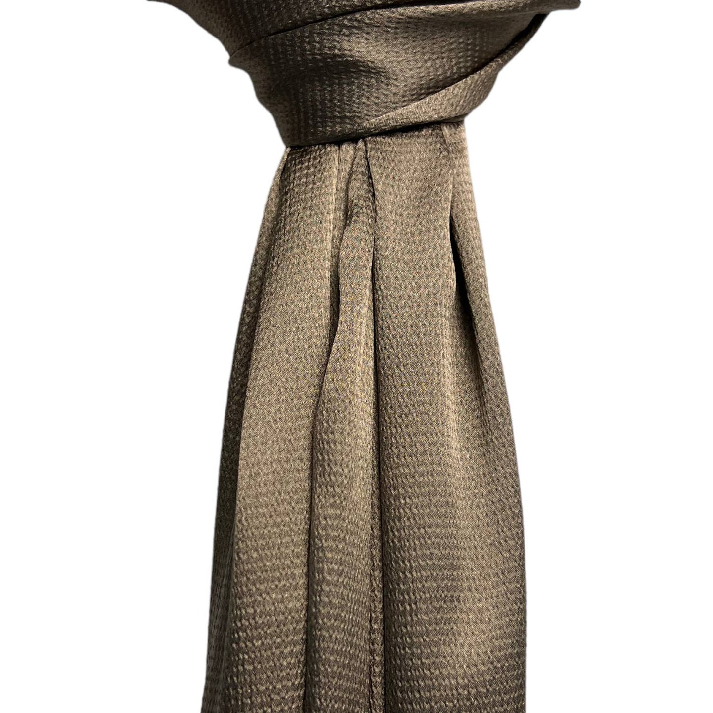 Grainy structure on satin hijab