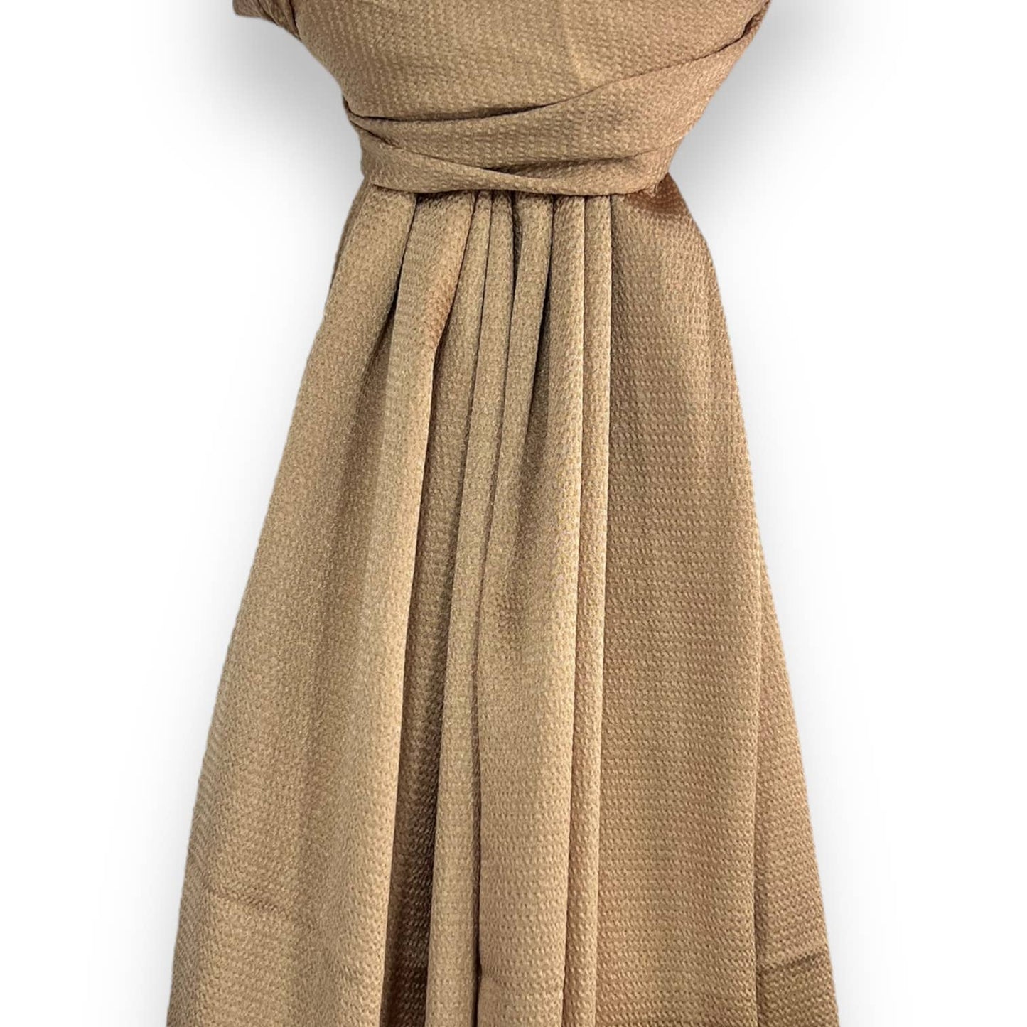 Grainy structure on satin hijab