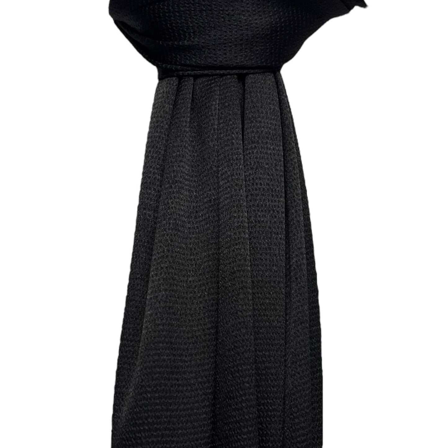 Grainy structure on satin hijab