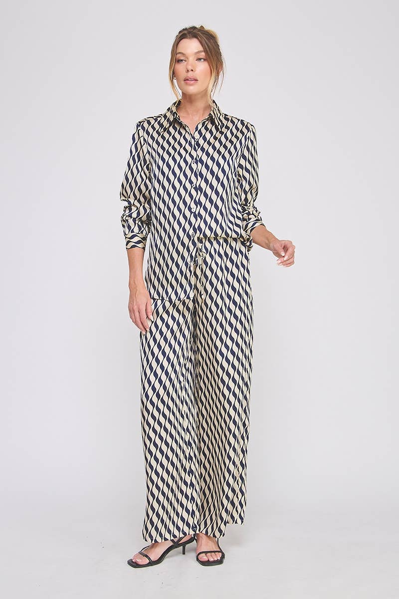 Wavy print satin button up collared shirt, china