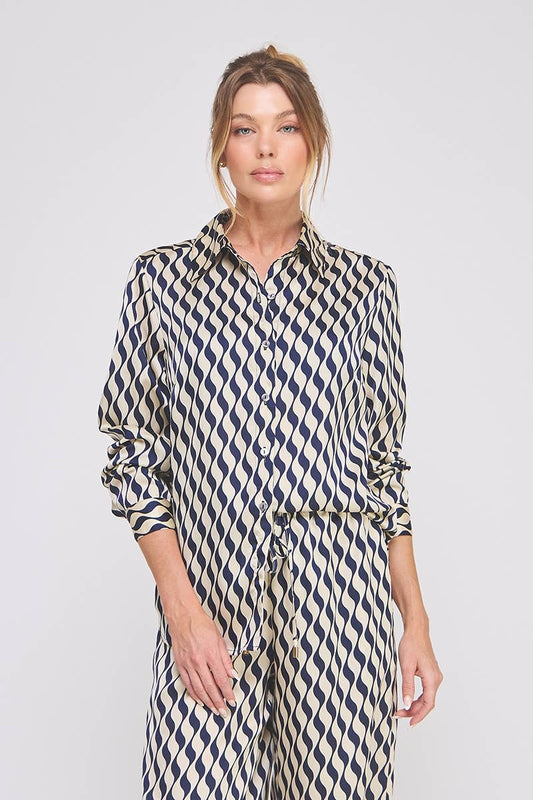 Wavy print satin button up collared shirt, china